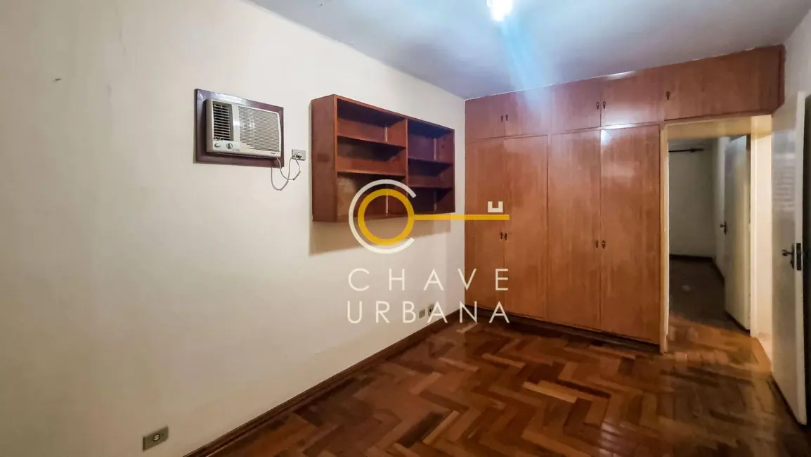 Sobrado com 5 quartos à venda, 335m2 em Gonzaga, Santos - SP - imagem 6 Foto 6 de Sobrado com 5 quartos à venda, 335m2 em Gonzaga, Santos - SP