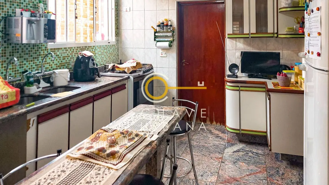 Foto 9 de Sobrado com 4 quartos à venda, 300m2 em Vila Voturua, Sao Vicente - SP