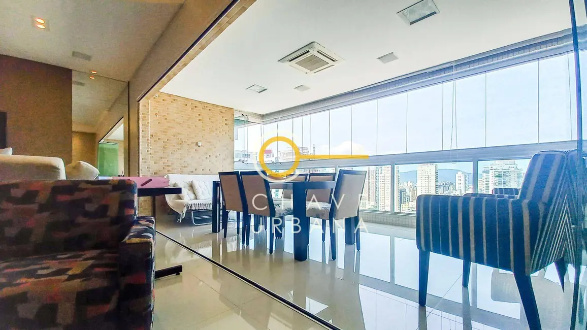 Apartamento com 3 quartos para alugar, 178m2 em Gonzaga, Santos - SP - imagem 3 Foto 3 de Apartamento com 3 quartos para alugar, 178m2 em Gonzaga, Santos - SP