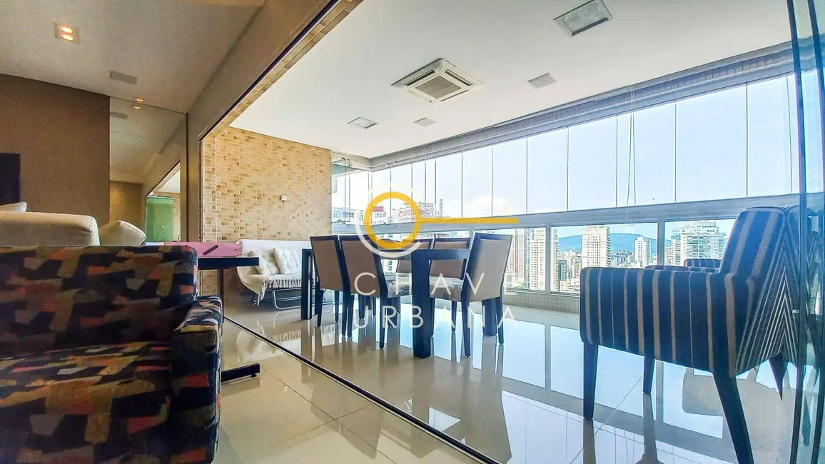 Apartamento com 3 quartos para alugar, 178m2 em Gonzaga, Santos - SP - imagem 4 Foto 4 de Apartamento com 3 quartos para alugar, 178m2 em Gonzaga, Santos - SP