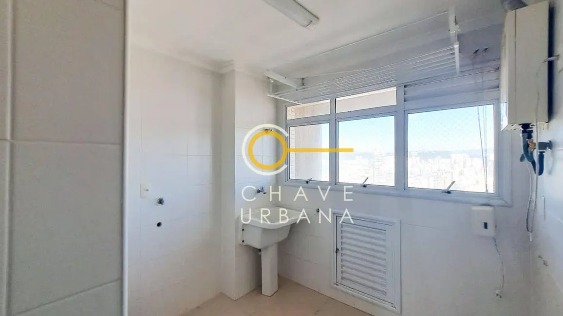 Apartamento com 4 quartos para alugar, 275m2 em Embaré, Santos - SP - imagem 9 Foto 9 de Apartamento com 4 quartos para alugar, 275m2 em Embaré, Santos - SP