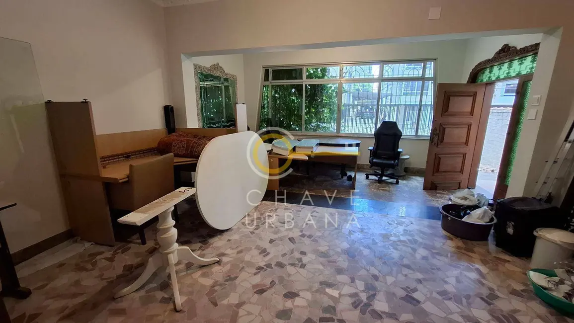 Casa com 3 quartos para alugar, 289m2 em Gonzaga, Santos - SP - imagem 9 Foto 9 de Casa com 3 quartos para alugar, 289m2 em Gonzaga, Santos - SP