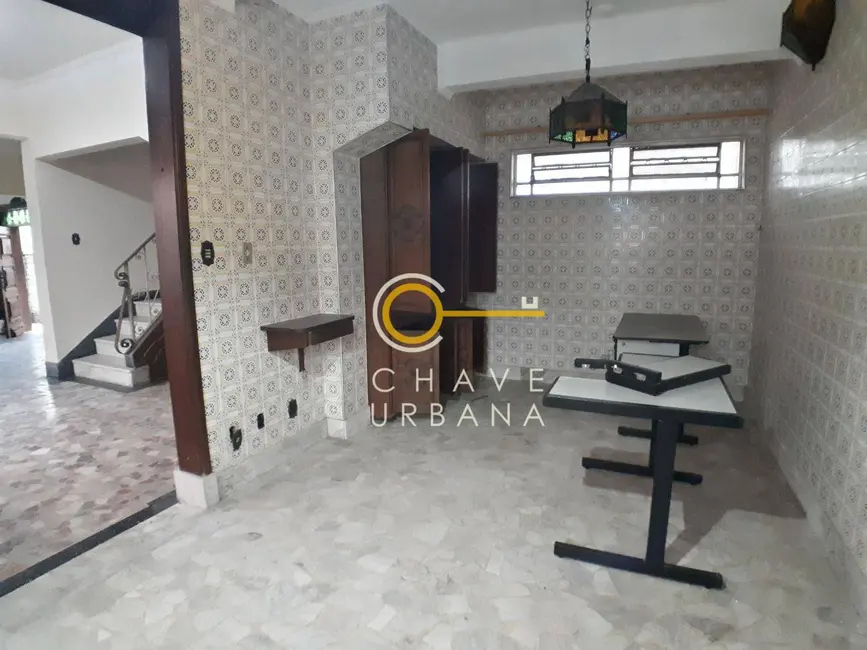 Casa com 3 quartos para alugar, 289m2 em Gonzaga, Santos - SP - imagem 4 Foto 4 de Casa com 3 quartos para alugar, 289m2 em Gonzaga, Santos - SP