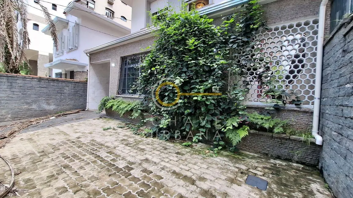 Casa com 3 quartos para alugar, 289m2 em Gonzaga, Santos - SP - imagem 2 Foto 2 de Casa com 3 quartos para alugar, 289m2 em Gonzaga, Santos - SP