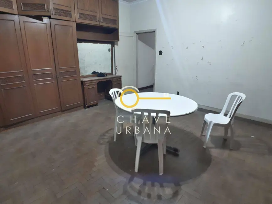 Casa com 3 quartos para alugar, 289m2 em Gonzaga, Santos - SP - imagem 9 Foto 9 de Casa com 3 quartos para alugar, 289m2 em Gonzaga, Santos - SP