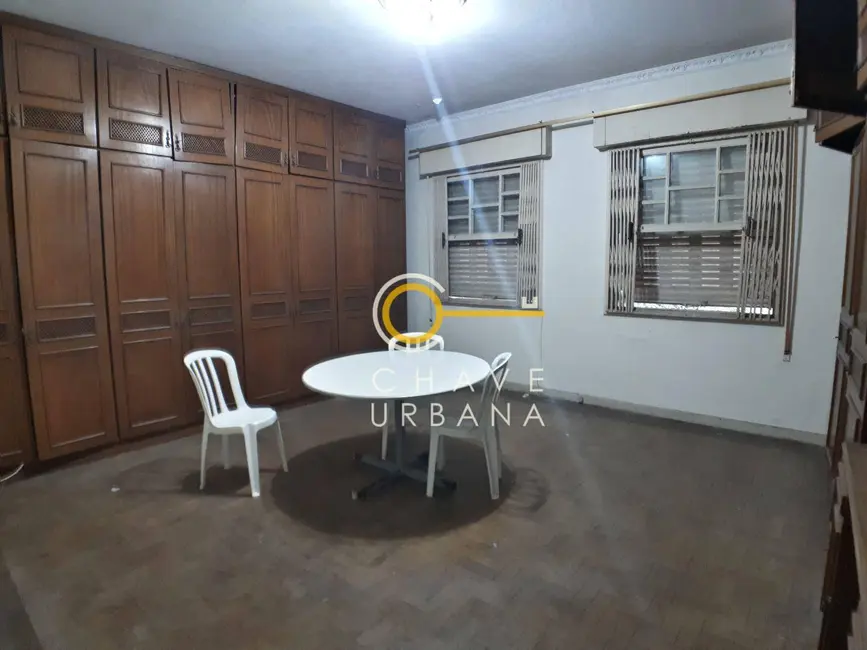 Casa com 3 quartos para alugar, 289m2 em Gonzaga, Santos - SP - imagem 8 Foto 8 de Casa com 3 quartos para alugar, 289m2 em Gonzaga, Santos - SP