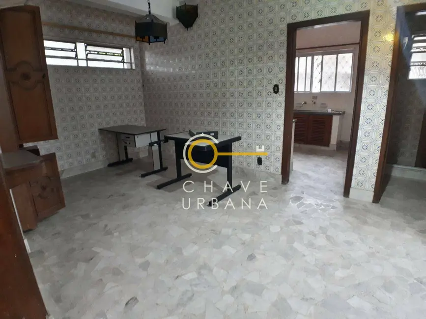 Casa com 3 quartos para alugar, 289m2 em Gonzaga, Santos - SP - imagem 3 Foto 3 de Casa com 3 quartos para alugar, 289m2 em Gonzaga, Santos - SP
