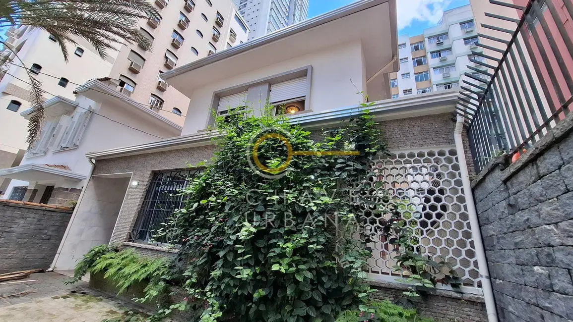 Casa com 3 quartos para alugar, 289m2 em Gonzaga, Santos - SP - imagem 3 Foto 3 de Casa com 3 quartos para alugar, 289m2 em Gonzaga, Santos - SP