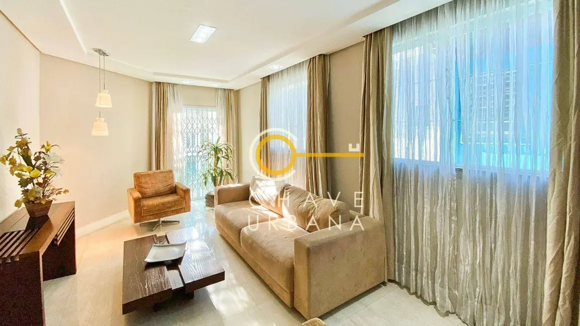 Casa com 3 quartos à venda e para alugar, 300m2 em Embaré, Santos - SP - imagem 4 Foto 4 de Casa com 3 quartos à venda e para alugar, 300m2 em Embaré, Santos - SP