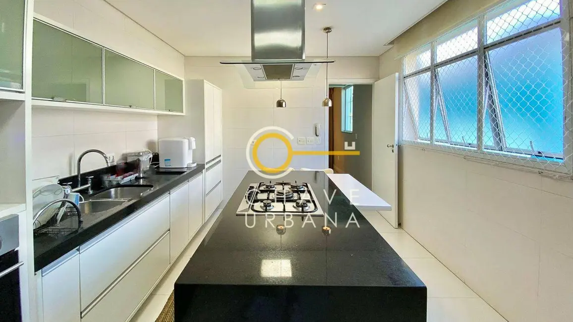 Casa com 3 quartos à venda e para alugar, 300m2 em Embaré, Santos - SP - imagem 8 Foto 8 de Casa com 3 quartos à venda e para alugar, 300m2 em Embaré, Santos - SP