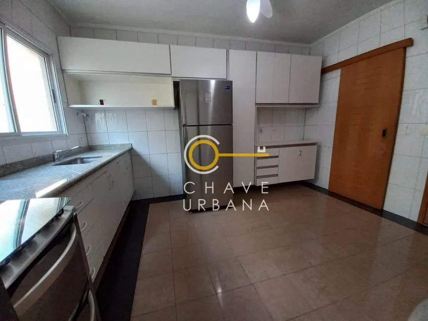 Apartamento com 3 quartos à venda e para alugar, 163m2 em Embaré, Santos - SP - imagem 8 Foto 8 de Apartamento com 3 quartos à venda e para alugar, 163m2 em Embaré, Santos - SP