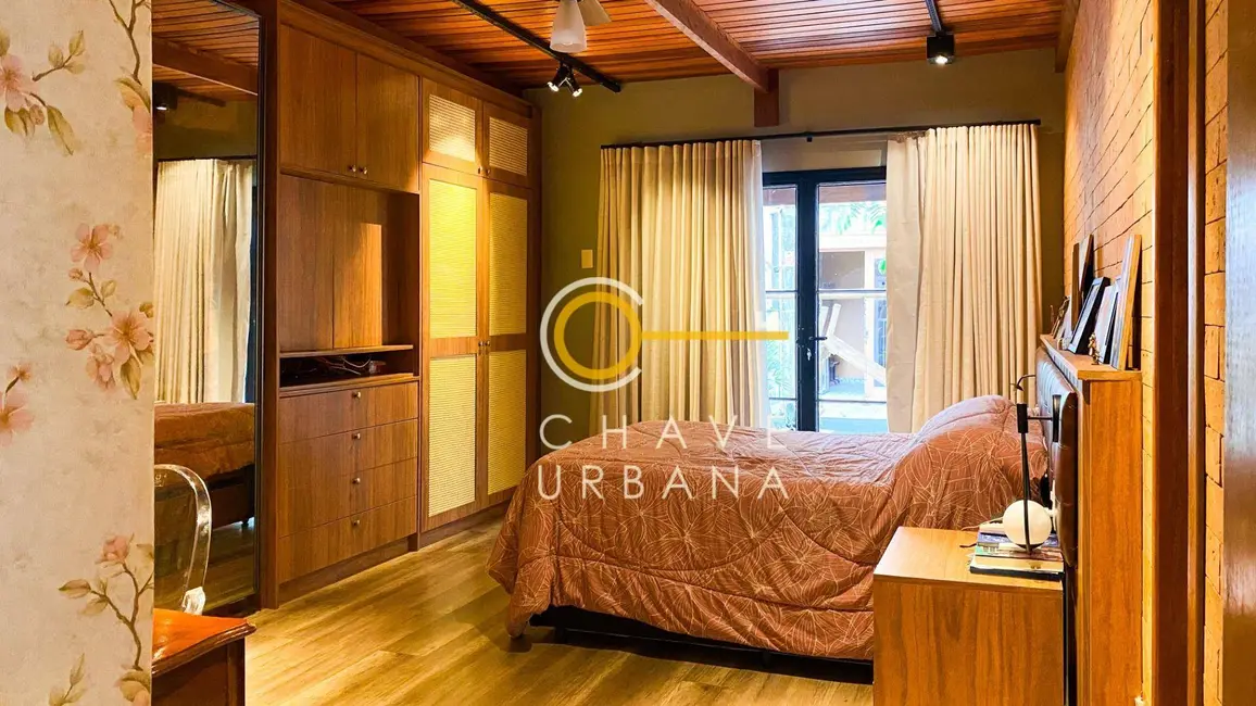 Foto 8 de Sobrado com 3 quartos à venda, 350m2 em Marapé, Santos - SP