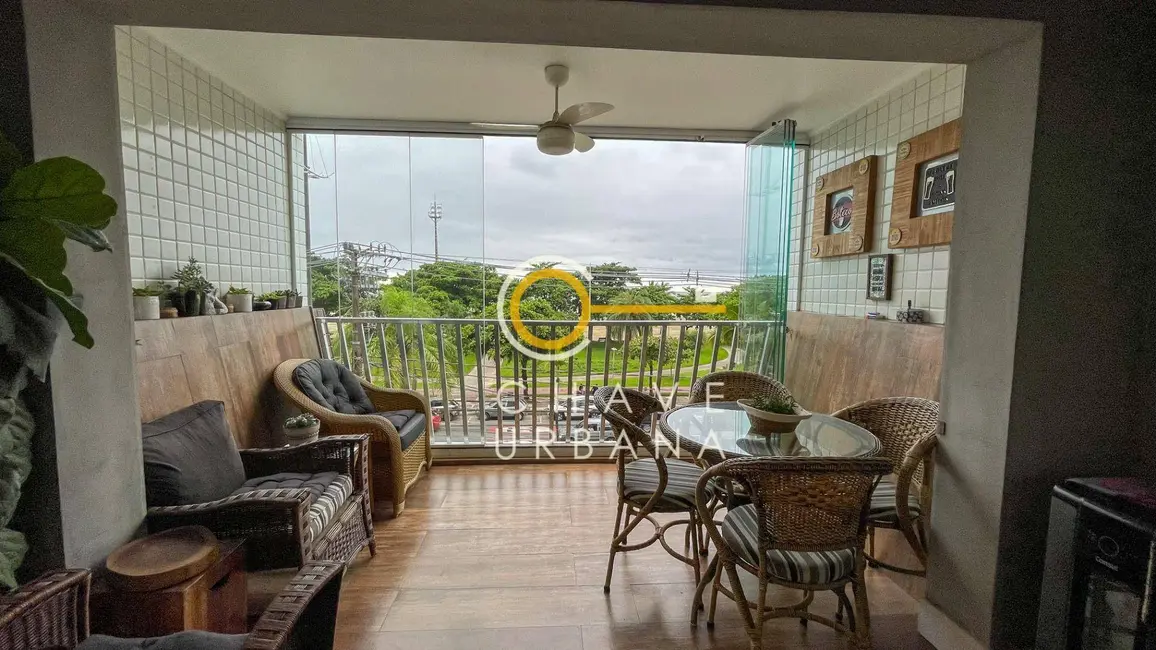 Apartamento com 3 quartos à venda, 161m2 em Gonzaga, Santos - SP - imagem 6 Foto 6 de Apartamento com 3 quartos à venda, 161m2 em Gonzaga, Santos - SP