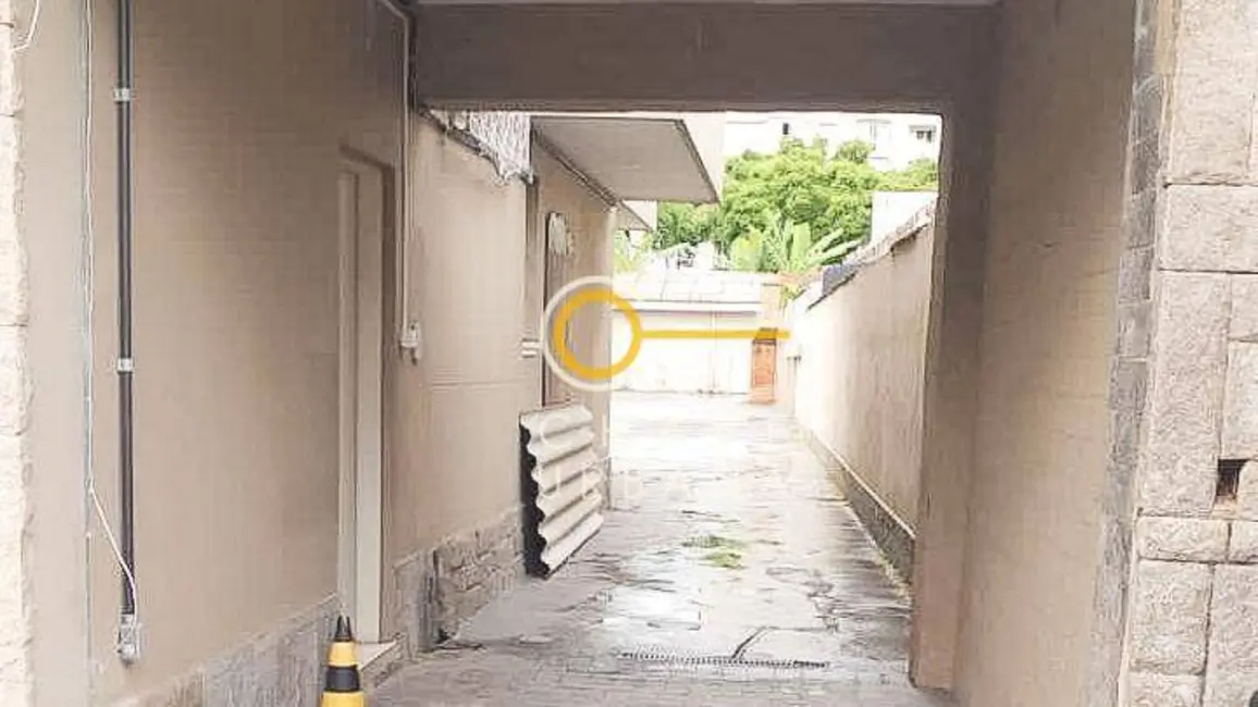 Foto 2 de Terreno / Lote à venda, 881m2 em José Menino, Santos - SP