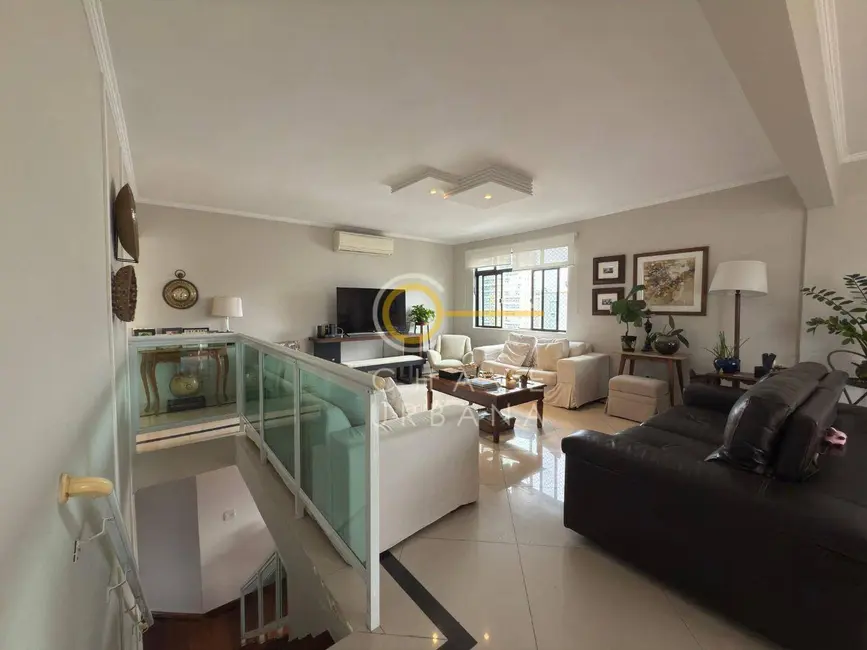 Cobertura com 4 quartos à venda e para alugar, 300m2 em Embaré, Santos - SP - imagem 4 Foto 4 de Cobertura com 4 quartos à venda e para alugar, 300m2 em Embaré, Santos - SP