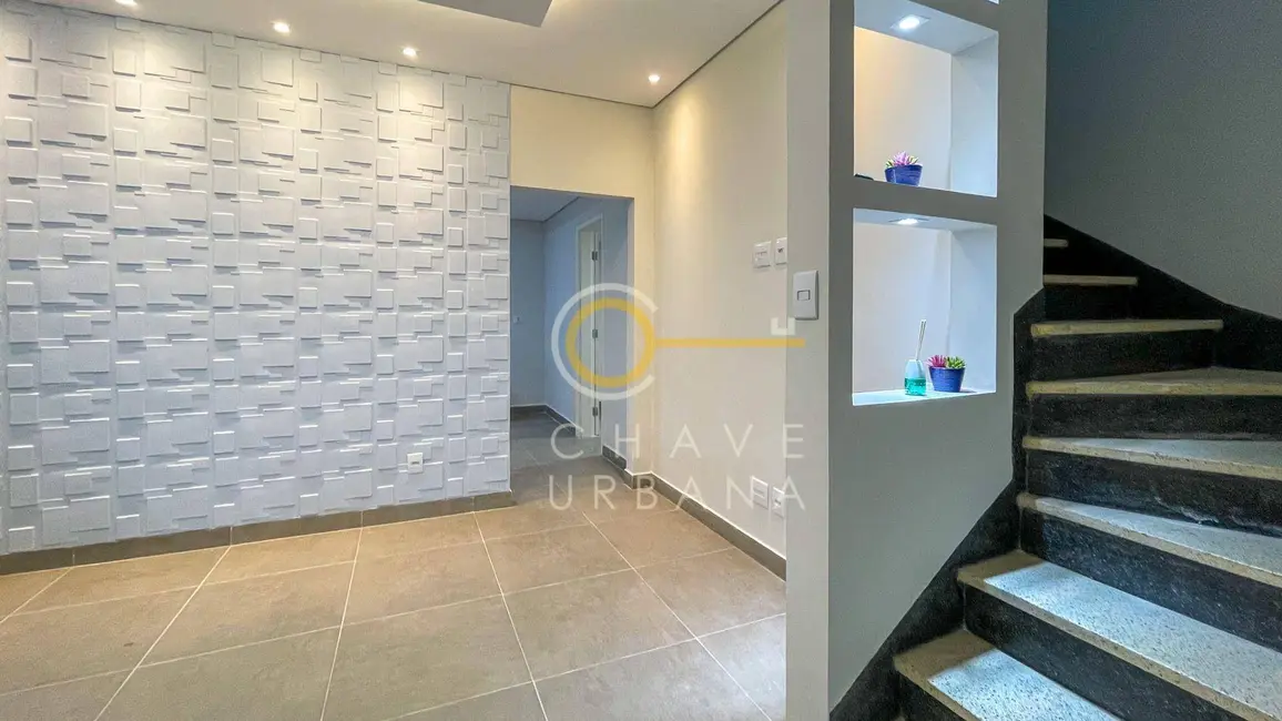 Foto 2 de Casa com 2 quartos à venda, 140m2 em Marapé, Santos - SP