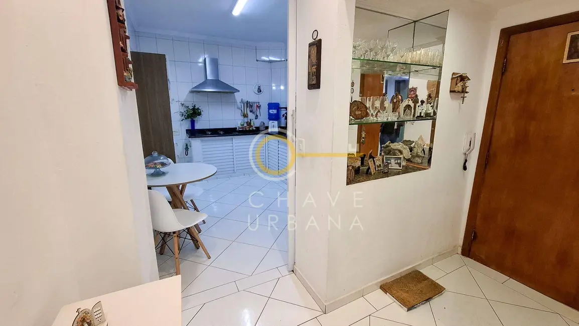 Foto 5 de Apartamento com 2 quartos à venda, 77m2 em Embaré, Santos - SP
