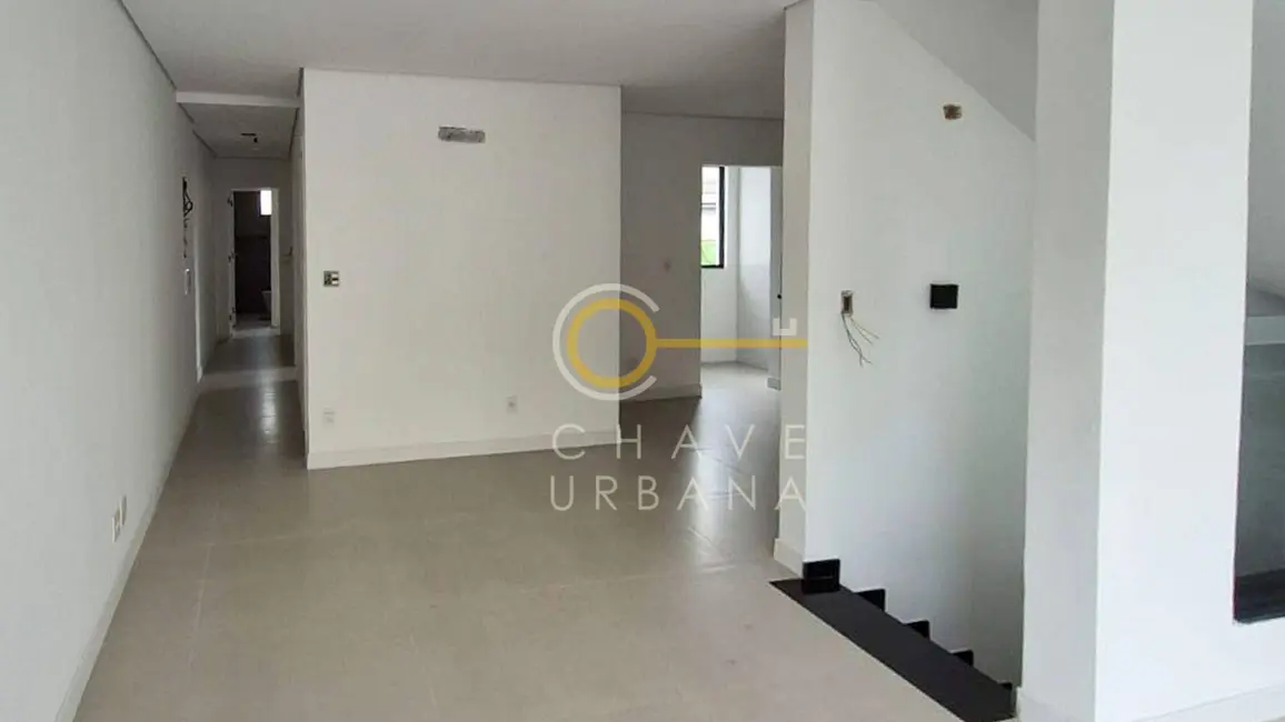 Casa com 3 quartos à venda, 225m2 em Embaré, Santos - SP - imagem 3 Foto 3 de Casa com 3 quartos à venda, 225m2 em Embaré, Santos - SP