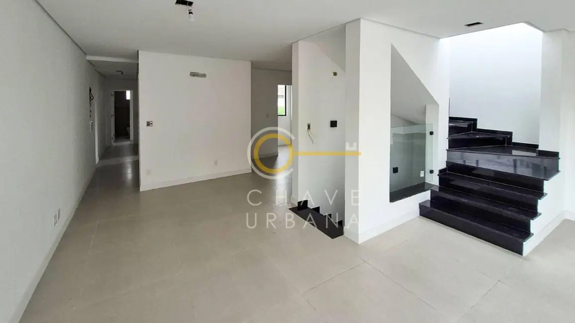 Casa com 3 quartos à venda, 225m2 em Embaré, Santos - SP - imagem 8 Foto 8 de Casa com 3 quartos à venda, 225m2 em Embaré, Santos - SP