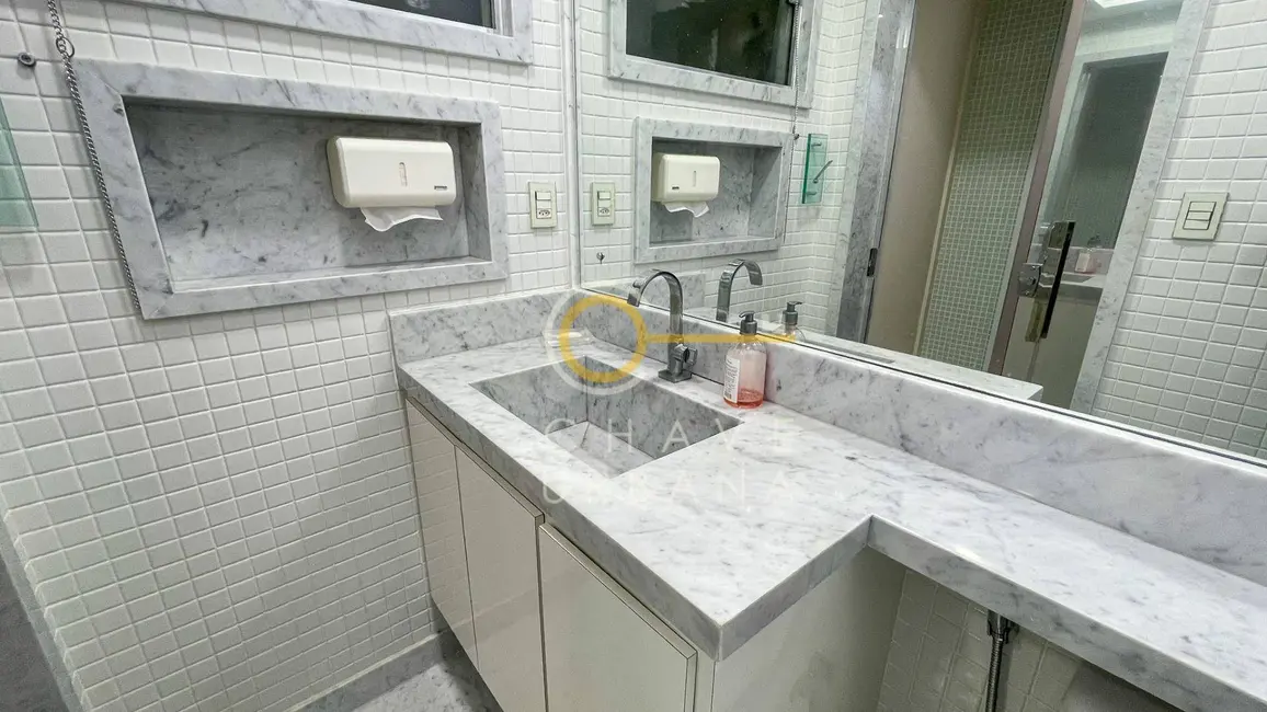Sala Comercial à venda e para alugar, 70m2 em Centro, Santos - SP - imagem 7 Foto 7 de Sala Comercial à venda e para alugar, 70m2 em Centro, Santos - SP