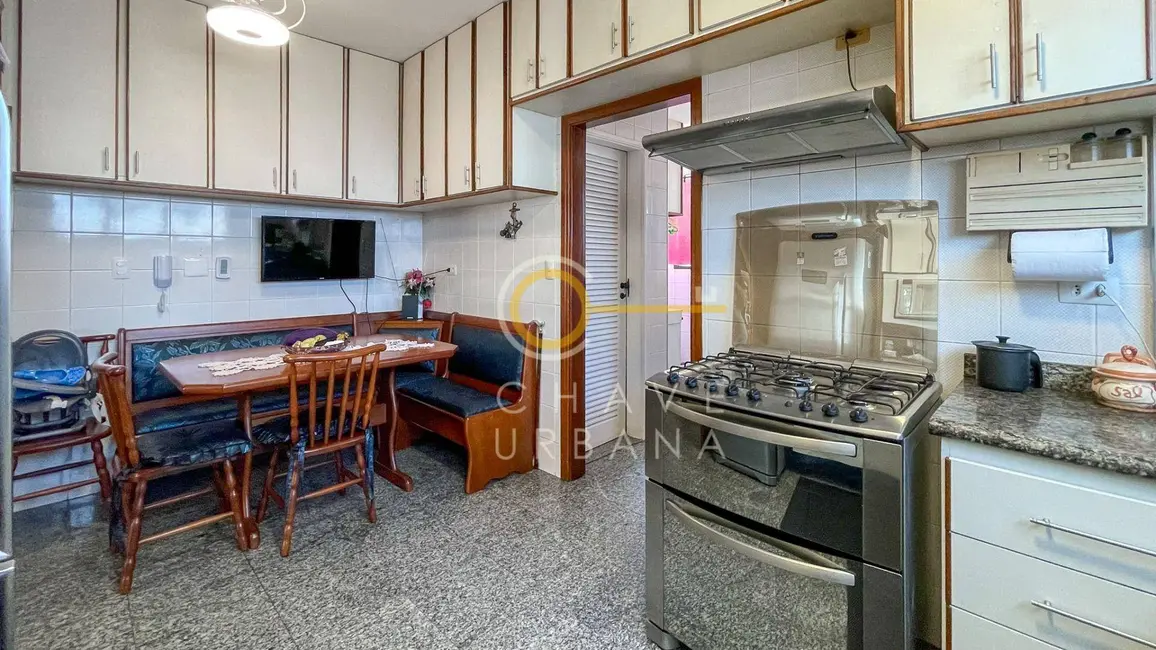 Foto 6 de Apartamento com 4 quartos à venda, 241m2 em Embaré, Santos - SP