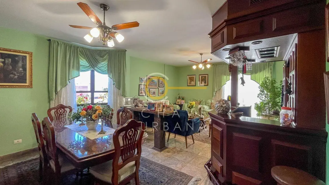 Foto 1 de Apartamento com 4 quartos à venda, 241m2 em Embaré, Santos - SP