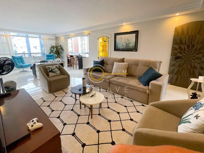 Foto 3 de Apartamento com 4 quartos à venda, 233m2 em Boqueirão, Santos - SP