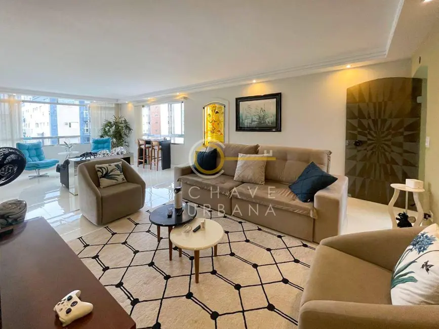 Foto 4 de Apartamento com 4 quartos à venda, 233m2 em Boqueirão, Santos - SP