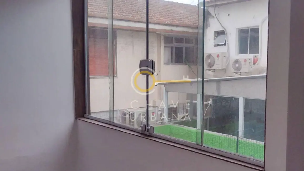 Foto 3 de Sobrado com 3 quartos à venda, 240m2 em Gonzaga, Santos - SP