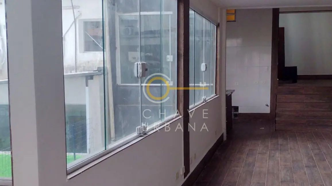 Foto 5 de Sobrado com 3 quartos à venda, 240m2 em Gonzaga, Santos - SP