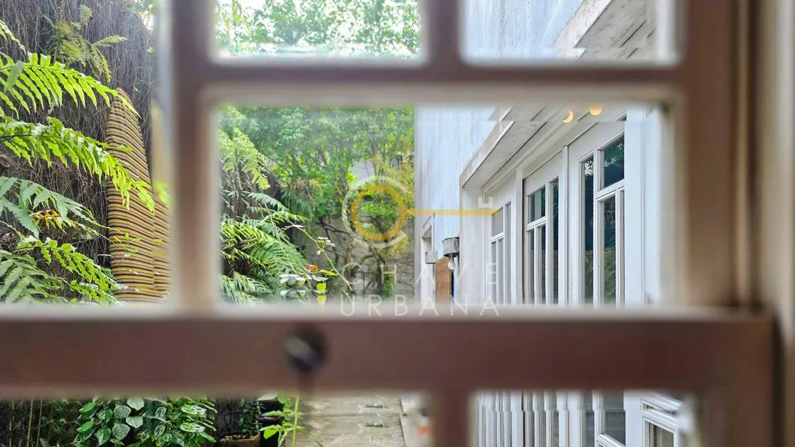 Casa com 3 quartos à venda, 190m2 em Gonzaga, Santos - SP - imagem 6 Foto 6 de Casa com 3 quartos à venda, 190m2 em Gonzaga, Santos - SP