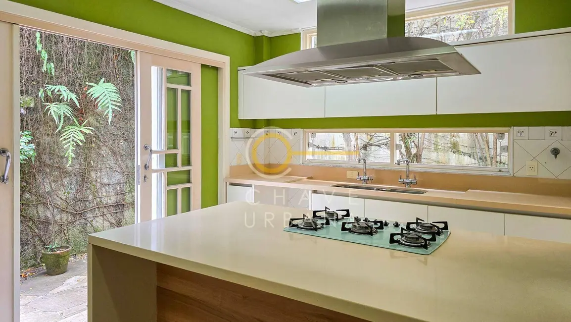 Casa com 3 quartos à venda, 190m2 em Gonzaga, Santos - SP - imagem 1 Foto 1 de Casa com 3 quartos à venda, 190m2 em Gonzaga, Santos - SP