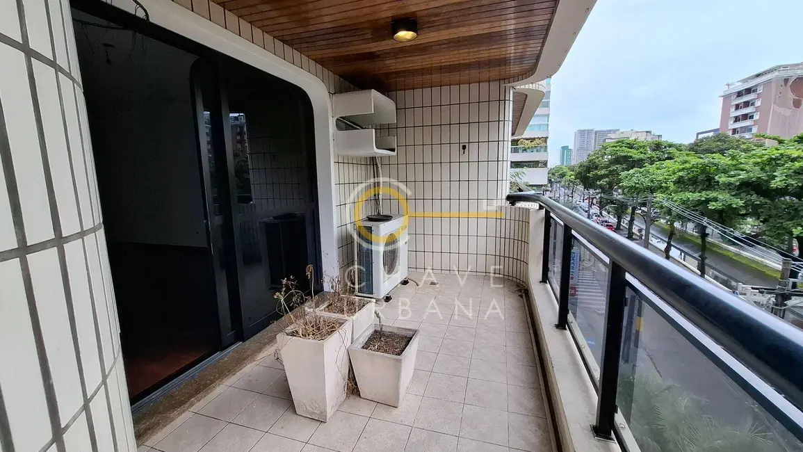 Apartamento com 3 quartos para alugar, 265m2 em Gonzaga, Santos - SP - imagem 4 Foto 4 de Apartamento com 3 quartos para alugar, 265m2 em Gonzaga, Santos - SP