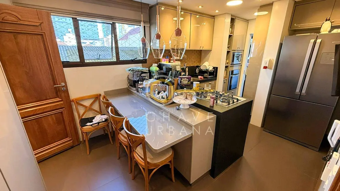 Apartamento com 3 quartos à venda, 169m2 em Pompéia, Santos - SP - imagem 8 Foto 8 de Apartamento com 3 quartos à venda, 169m2 em Pompéia, Santos - SP