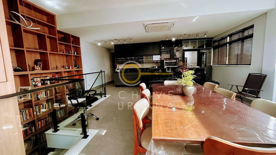 Foto 2 de Cobertura com 3 quartos à venda, 357m2 em Pompéia, Santos - SP