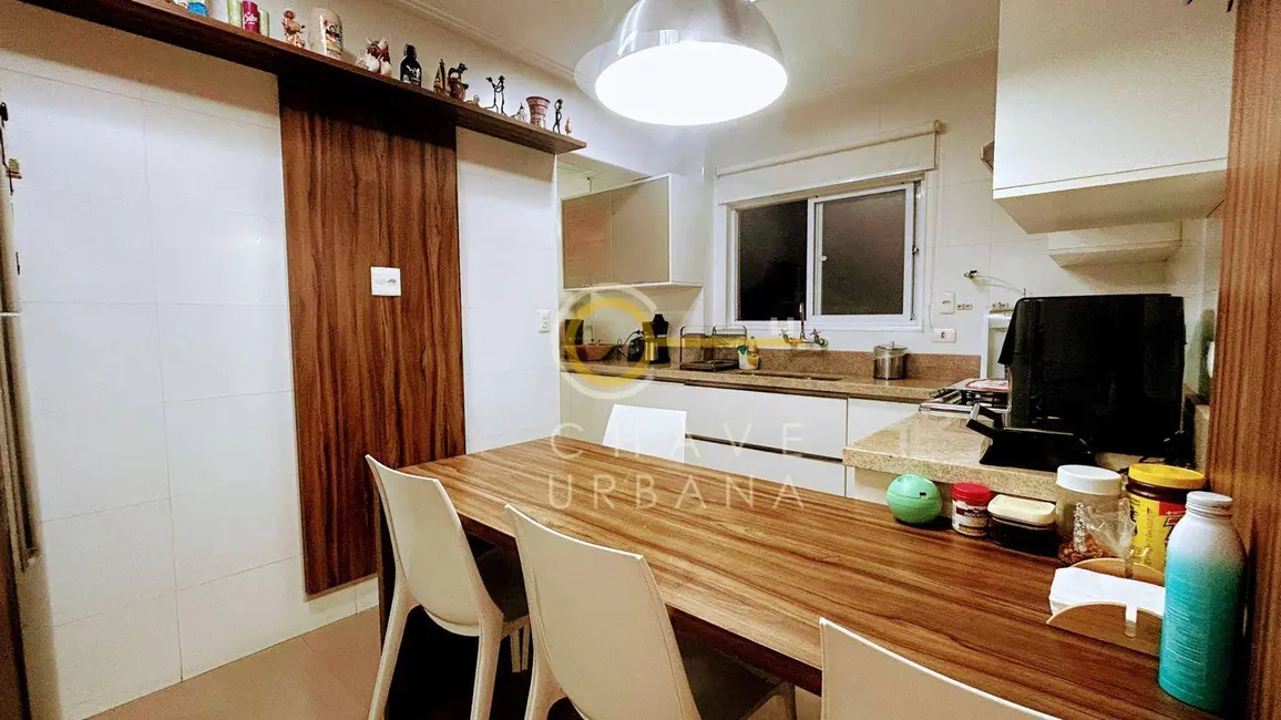 Foto 9 de Apartamento com 3 quartos à venda, 176m2 em Pompéia, Santos - SP