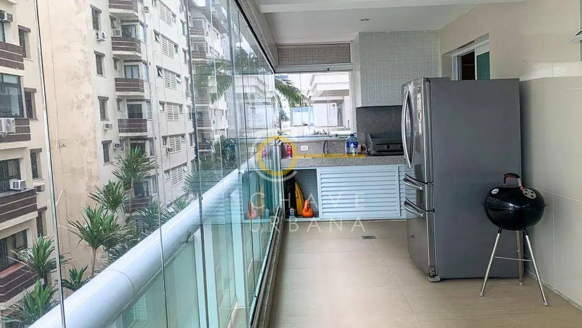 Foto 20 de Apartamento à venda em Gonzaga, Santos - SP