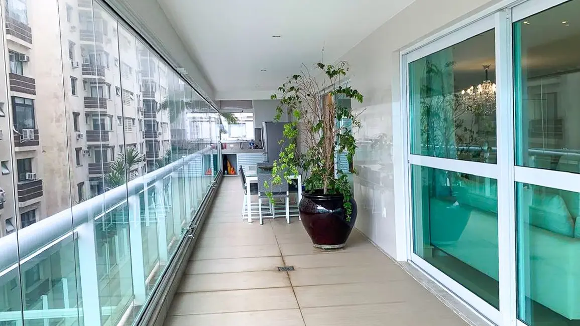 Foto 24 de Apartamento à venda em Gonzaga, Santos - SP