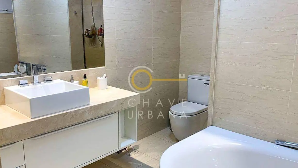 Foto 49 de Apartamento à venda em Gonzaga, Santos - SP