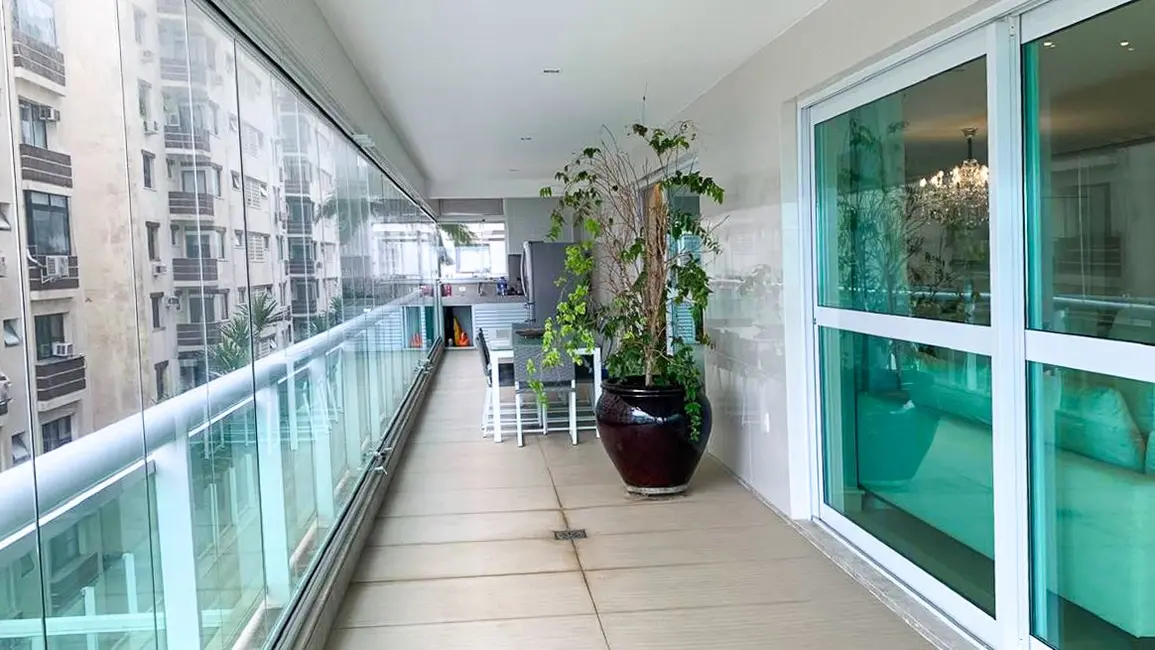 Foto 23 de Apartamento à venda em Gonzaga, Santos - SP