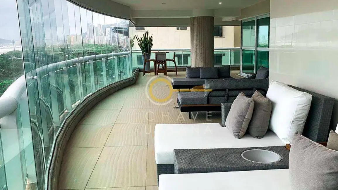 Foto 30 de Apartamento à venda em Gonzaga, Santos - SP