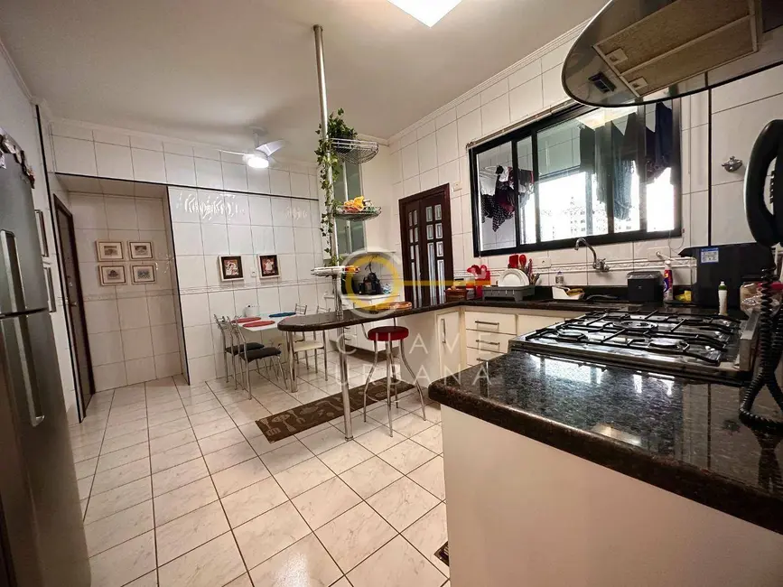 Apartamento com 3 quartos à venda, 216m2 em Embaré, Santos - SP - imagem 8 Foto 8 de Apartamento com 3 quartos à venda, 216m2 em Embaré, Santos - SP