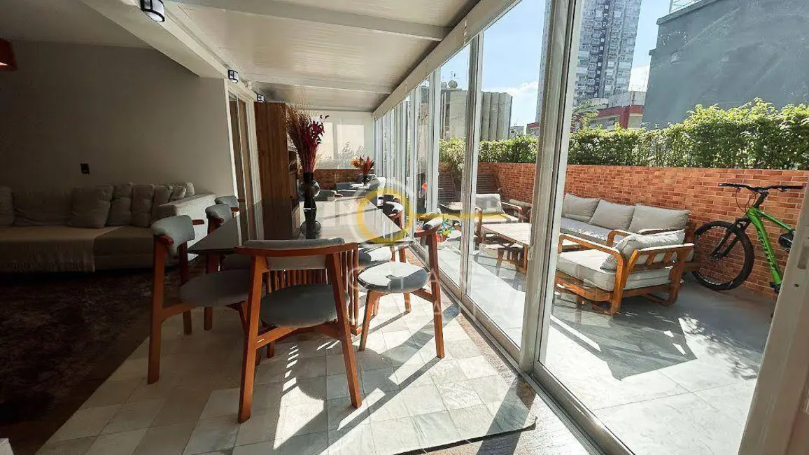 Apartamento com 3 quartos à venda, 183m2 em Gonzaga, Santos - SP - imagem 2 Foto 2 de Apartamento com 3 quartos à venda, 183m2 em Gonzaga, Santos - SP