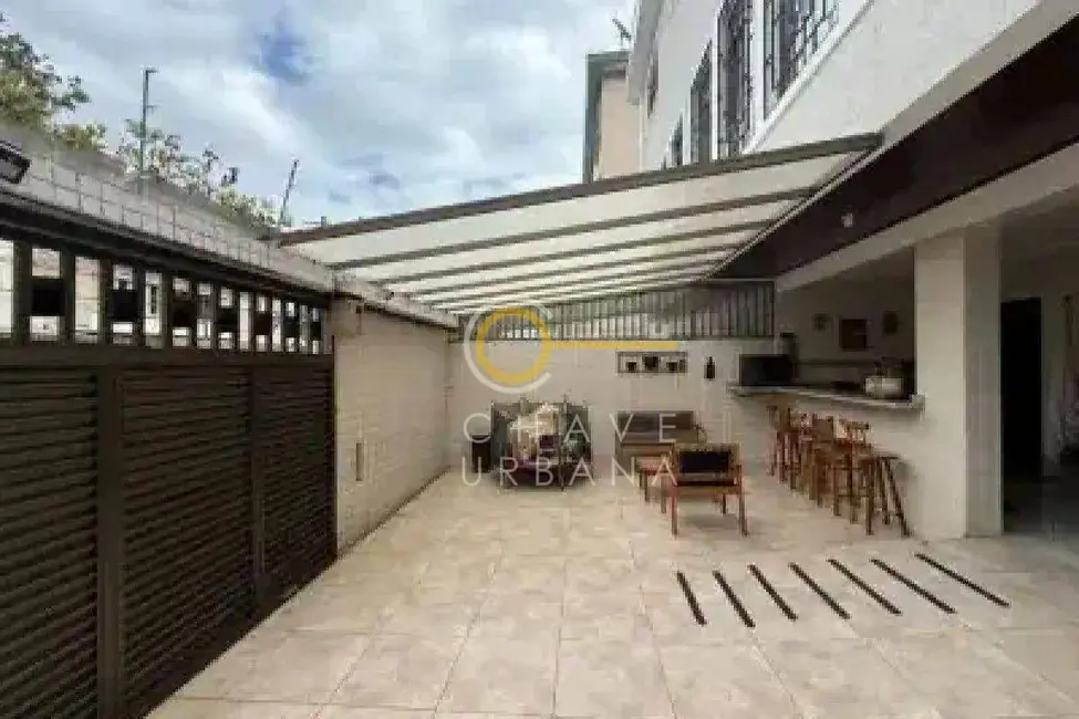 Sobrado com 3 quartos à venda, 159m2 em Embaré, Santos - SP - imagem 1 Foto 1 de Sobrado com 3 quartos à venda, 159m2 em Embaré, Santos - SP
