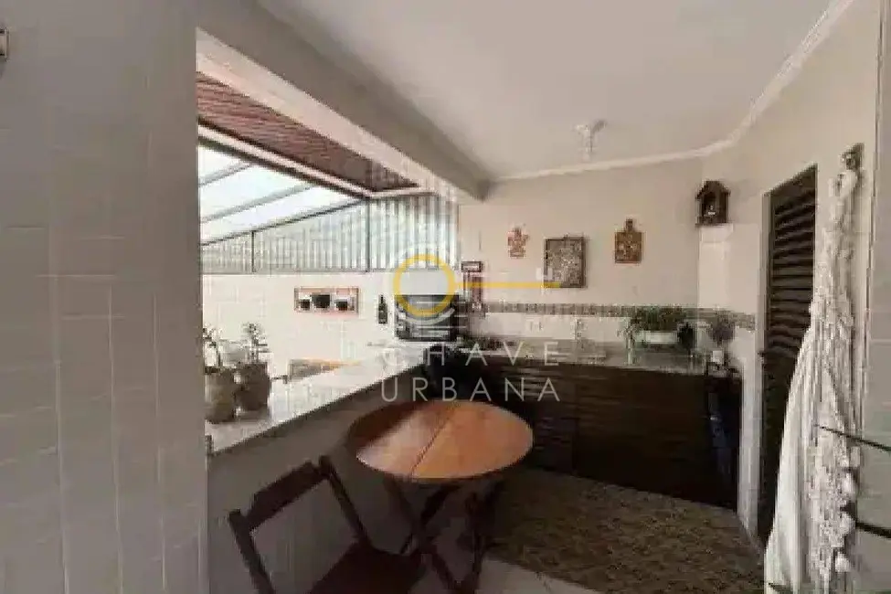 Sobrado com 3 quartos à venda, 159m2 em Embaré, Santos - SP - imagem 2 Foto 2 de Sobrado com 3 quartos à venda, 159m2 em Embaré, Santos - SP