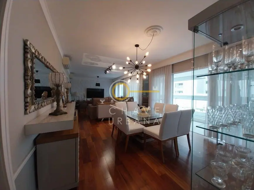 Foto 4 de Apartamento com 3 quartos à venda, 334m2 em Santos - SP