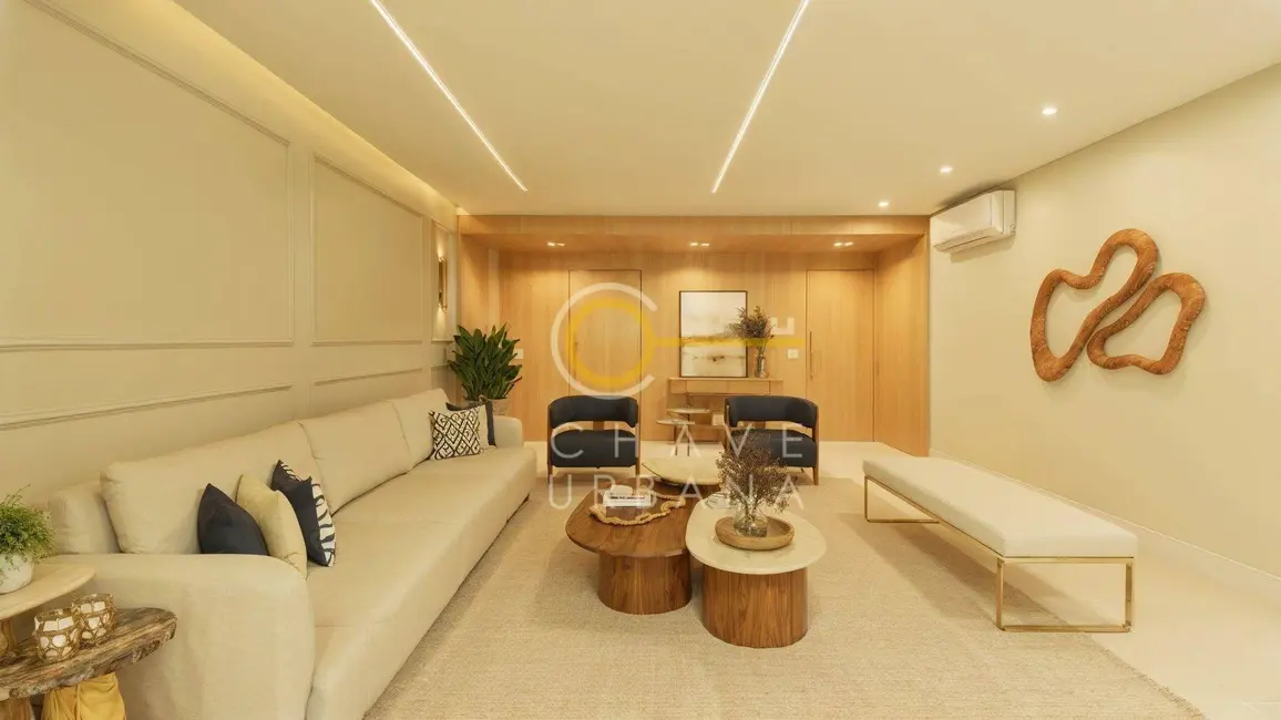 Apartamento com 3 quartos à venda, 348m2 em Gonzaga, Santos - SP - imagem 4 Foto 4 de Apartamento com 3 quartos à venda, 348m2 em Gonzaga, Santos - SP