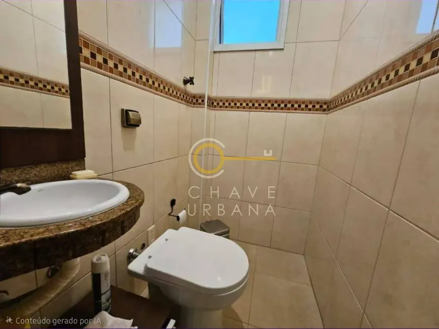 Foto 2 de Casa com 5 quartos à venda, 300m2 em Embaré, Santos - SP