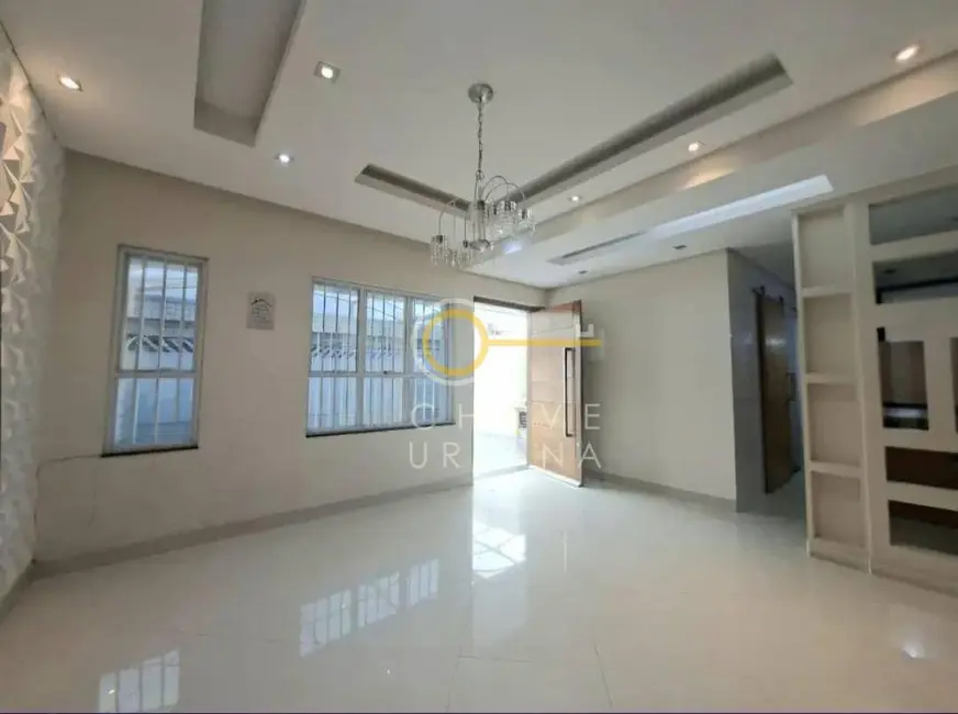 Sobrado com 3 quartos à venda, 183m2 em Aparecida, Santos - SP - imagem 2 Foto 2 de Sobrado com 3 quartos à venda, 183m2 em Aparecida, Santos - SP