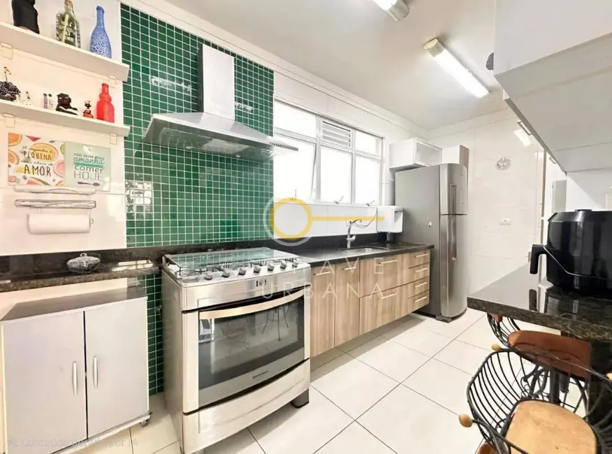 Foto 6 de Sobrado com 3 quartos à venda, 135m2 em Gonzaga, Santos - SP